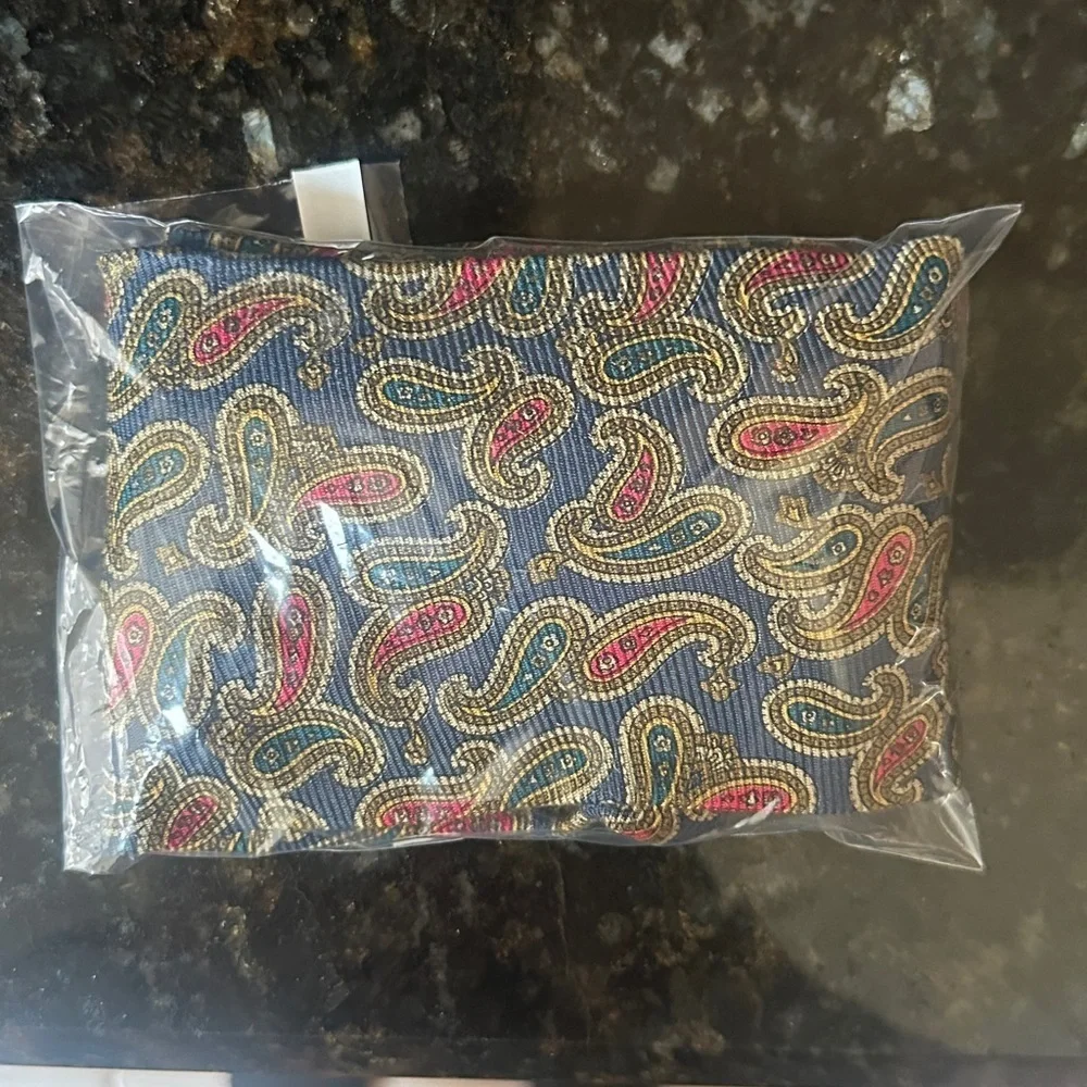 🔥VINTAGE BURBERRYS Paisley Tie 100% silk in Black and Red